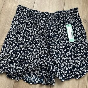 Myah crinkle shorts stitch fix